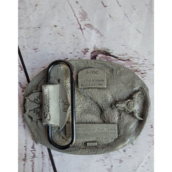 Vintage 1996 Detailed Siskiyou Buckle Company Baying Howling Wolf Belt Buckle - Picture 4 of 7